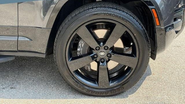 2023 Land Rover Defender 130 X-Dynamic SE