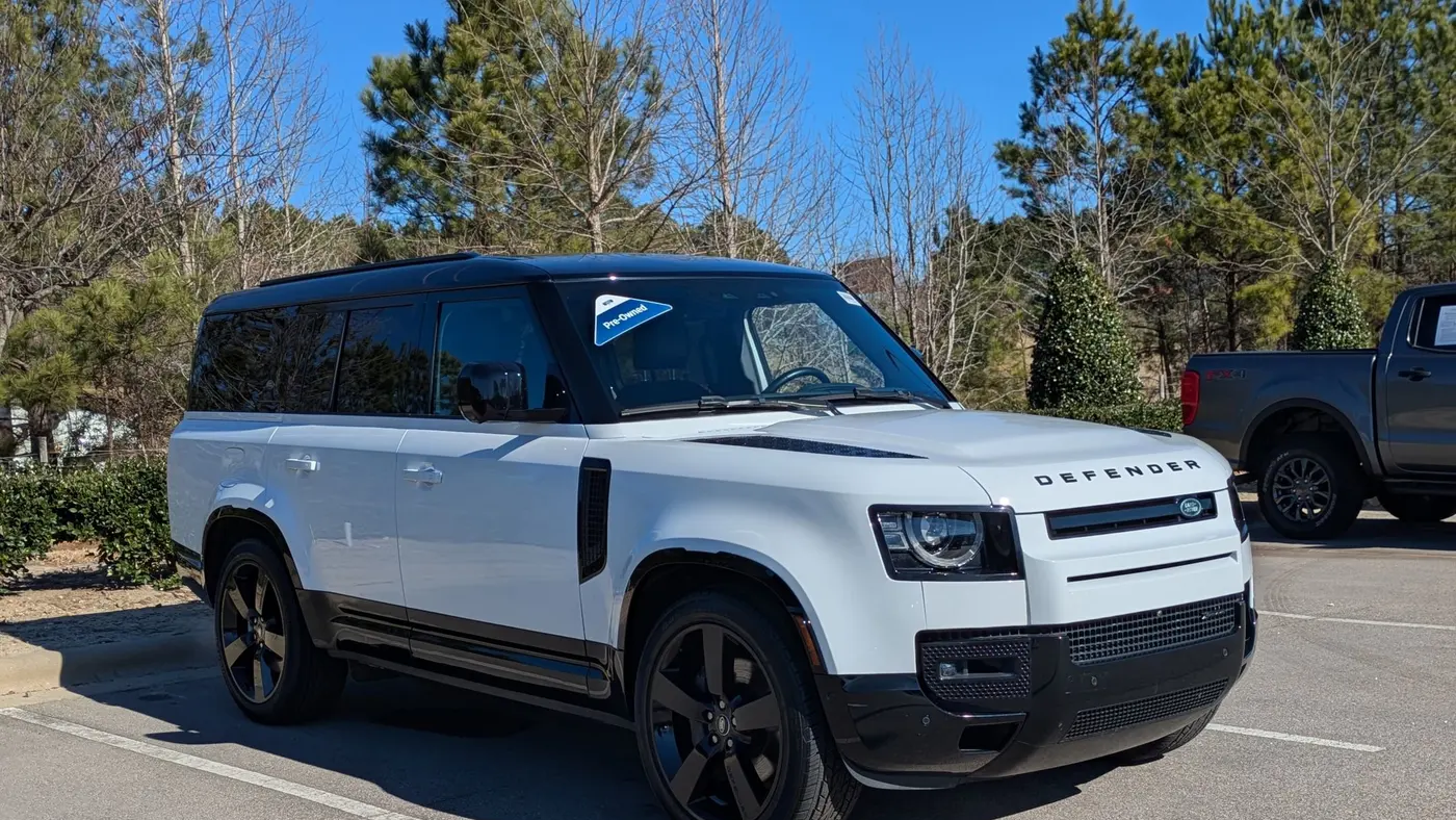 Preowned 2023 Land Rover Defender 130 X-Dynamic SE for Sale