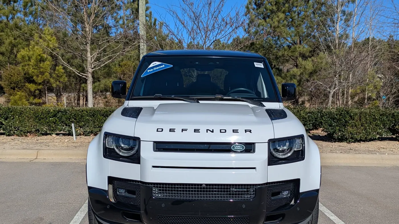 2023 Land Rover Defender 130 X-Dynamic SE