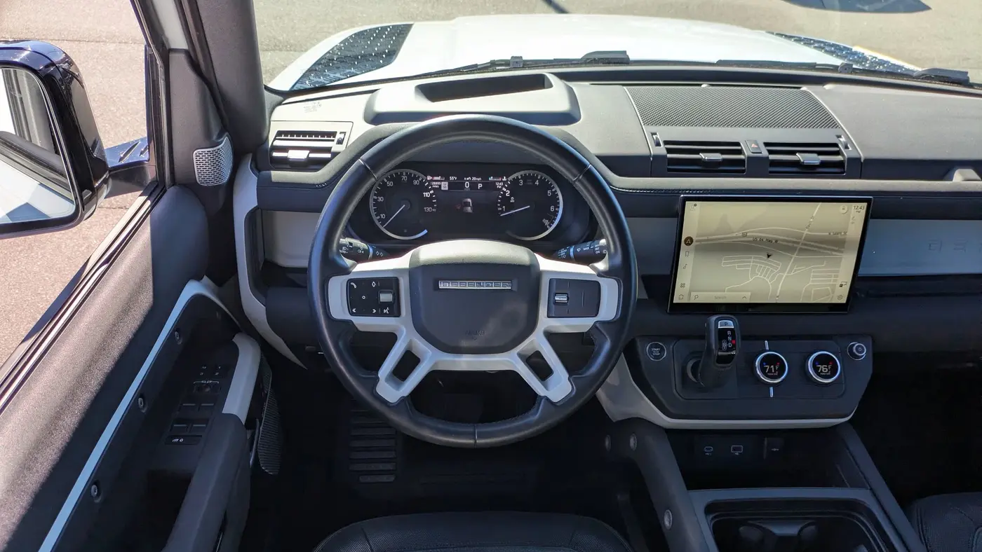 2023 Land Rover Defender 130 X-Dynamic SE