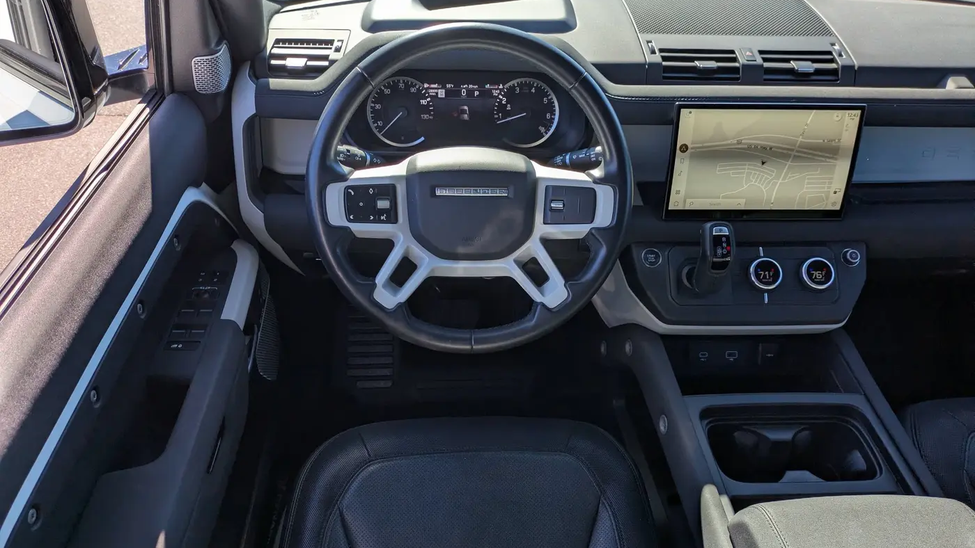 2023 Land Rover Defender 130 X-Dynamic SE