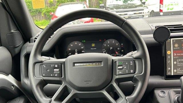 2025 Land Rover Defender 130 P400 X-Dynamic SE