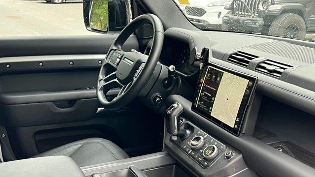 2025 Land Rover Defender 130 P400 X-Dynamic SE