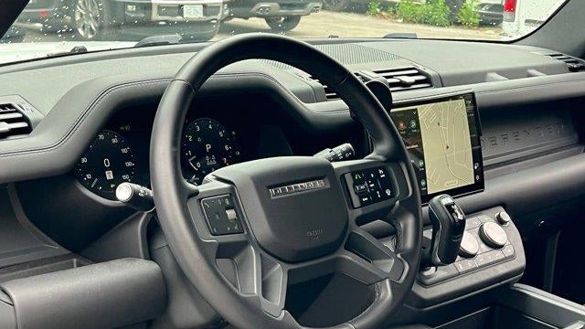 2025 Land Rover Defender 130 P400 X-Dynamic SE