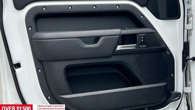 2025 Land Rover Defender 130 P400 X-Dynamic SE