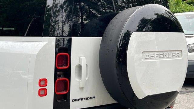 2025 Land Rover Defender 130 P400 X-Dynamic SE