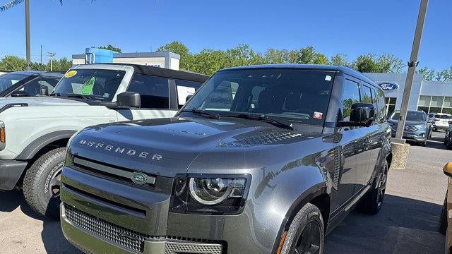 2023 Land Rover Defender 130 X-Dynamic SE