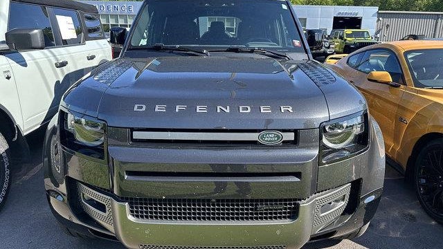 2023 Land Rover Defender 130 X-Dynamic SE