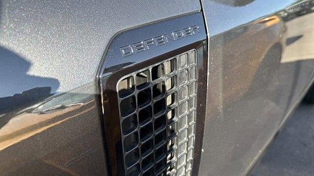 2023 Land Rover Defender 130 X-Dynamic SE