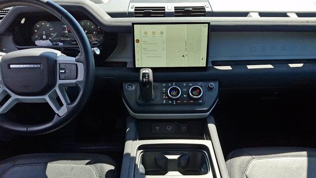 2023 Land Rover Defender 130 X-Dynamic SE
