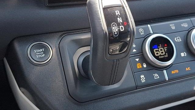 2023 Land Rover Defender 130 X-Dynamic SE