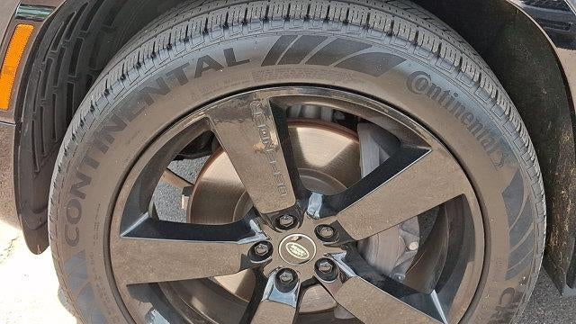 2023 Land Rover Defender 130 X-Dynamic SE