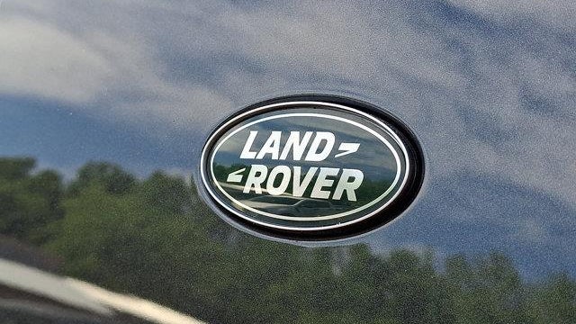 2023 Land Rover Defender 130 X-Dynamic SE