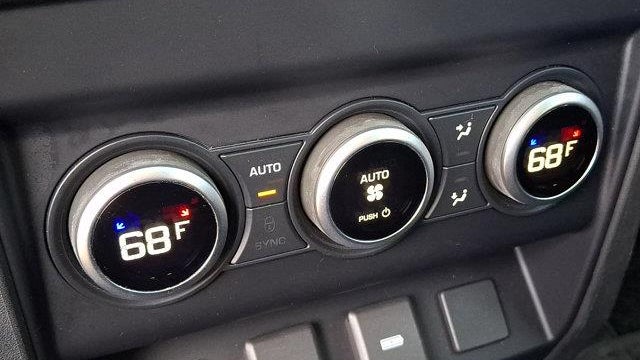 2023 Land Rover Defender 130 X-Dynamic SE