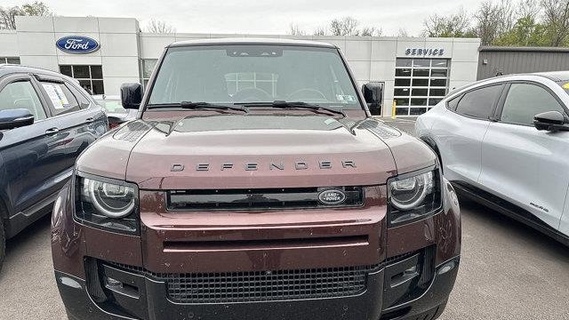 2026 Land Rover Defender 130 P400 X-Dynamic SE