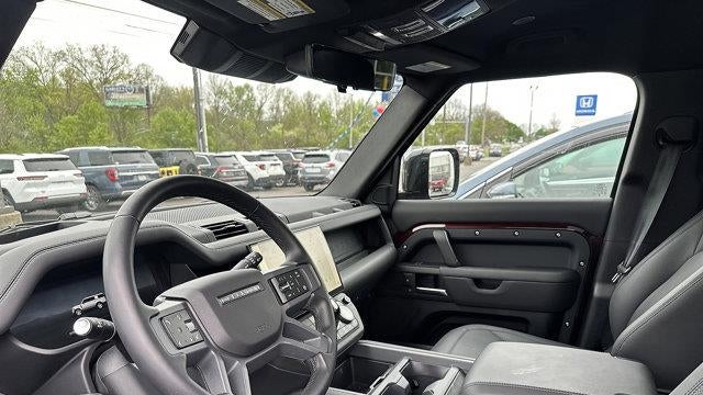 2026 Land Rover Defender 130 P400 X-Dynamic SE