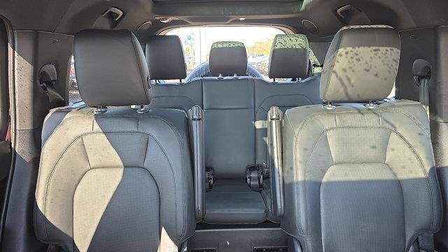 2026 Land Rover Defender 130 P400 X-Dynamic SE