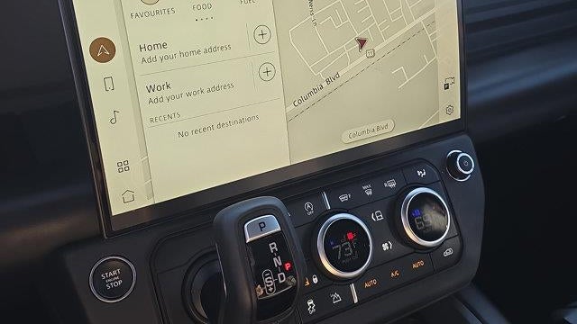 2026 Land Rover Defender 130 P400 X-Dynamic SE
