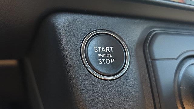 2026 Land Rover Defender 130 P400 X-Dynamic SE