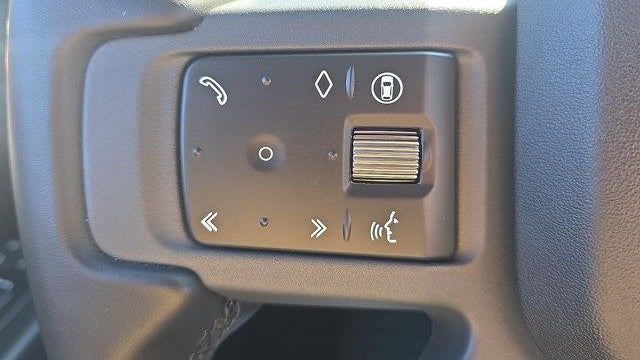 2026 Land Rover Defender 130 P400 X-Dynamic SE