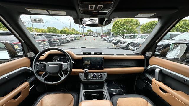 2024 Land Rover Defender 130 P400 X-Dynamic SE