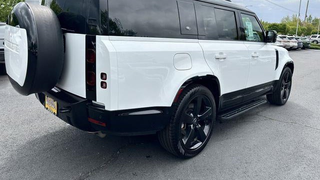 2024 Land Rover Defender 130 P400 X-Dynamic SE