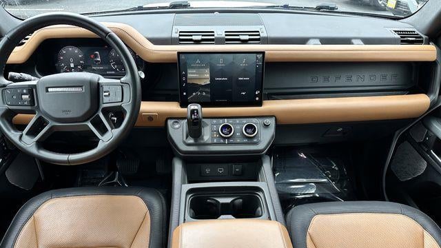 2024 Land Rover Defender 130 P400 X-Dynamic SE