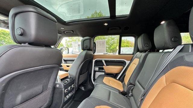 2024 Land Rover Defender 130 P400 X-Dynamic SE