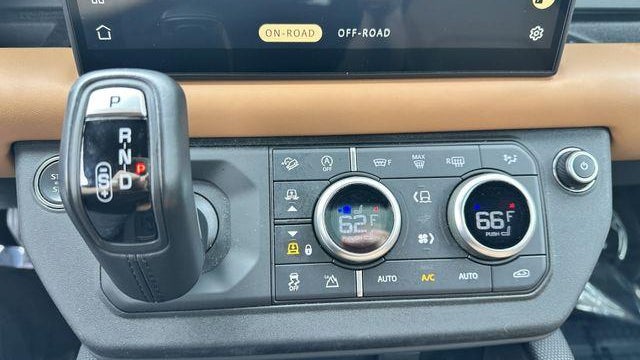 2024 Land Rover Defender 130 P400 X-Dynamic SE