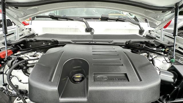 2024 Land Rover Defender 130 P400 X-Dynamic SE