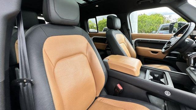 2024 Land Rover Defender 130 P400 X-Dynamic SE
