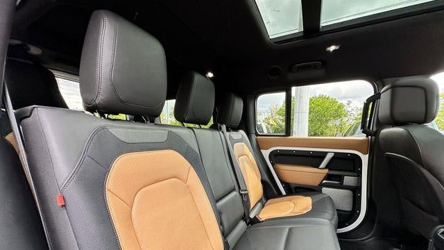2024 Land Rover Defender 130 P400 X-Dynamic SE