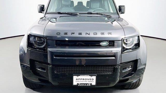 2025 Land Rover Defender 130 P400 X-Dynamic SE
