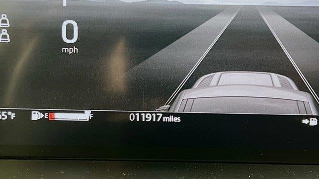 2025 Land Rover Defender 130 P400 X-Dynamic SE