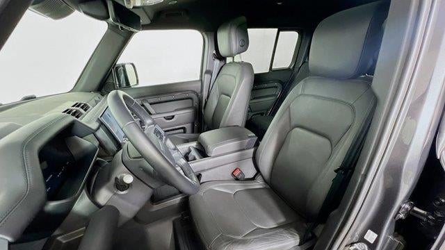 2025 Land Rover Defender 130 P400 X-Dynamic SE