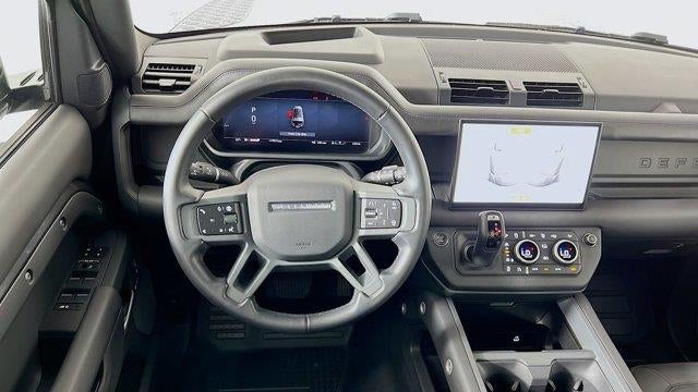 2025 Land Rover Defender 130 P400 X-Dynamic SE