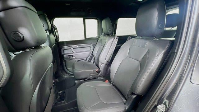2025 Land Rover Defender 130 P400 X-Dynamic SE