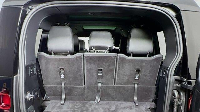 2025 Land Rover Defender 130 P400 X-Dynamic SE