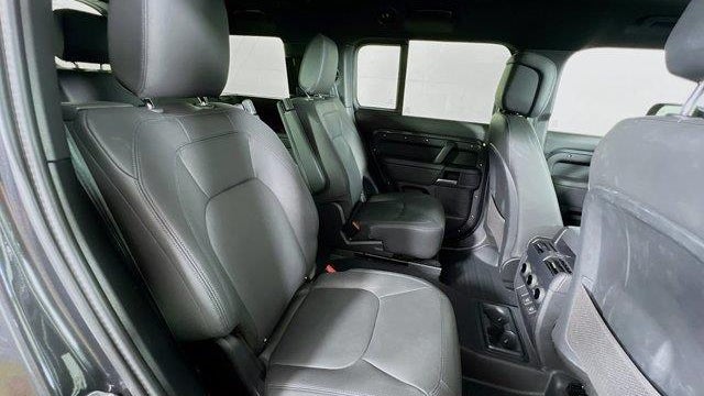 2025 Land Rover Defender 130 P400 X-Dynamic SE