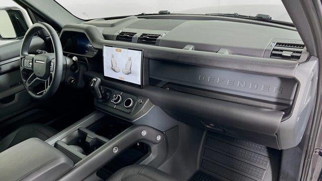 2025 Land Rover Defender 130 P400 X-Dynamic SE
