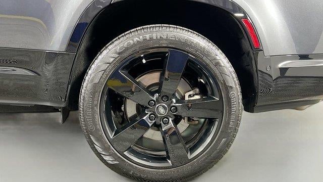 2025 Land Rover Defender 130 P400 X-Dynamic SE