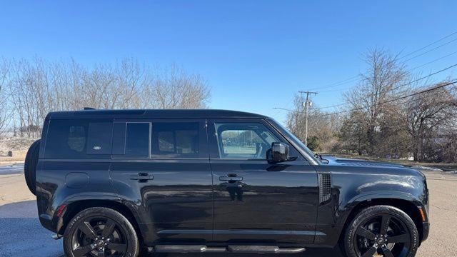 2024 Land Rover Defender 110 V8 P525