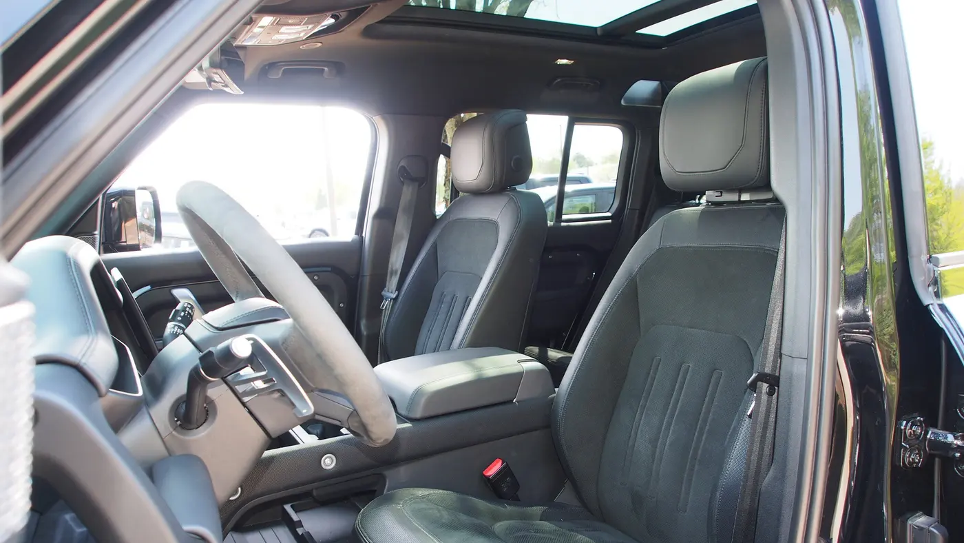 2024 Land Rover Defender 110 V8 P525