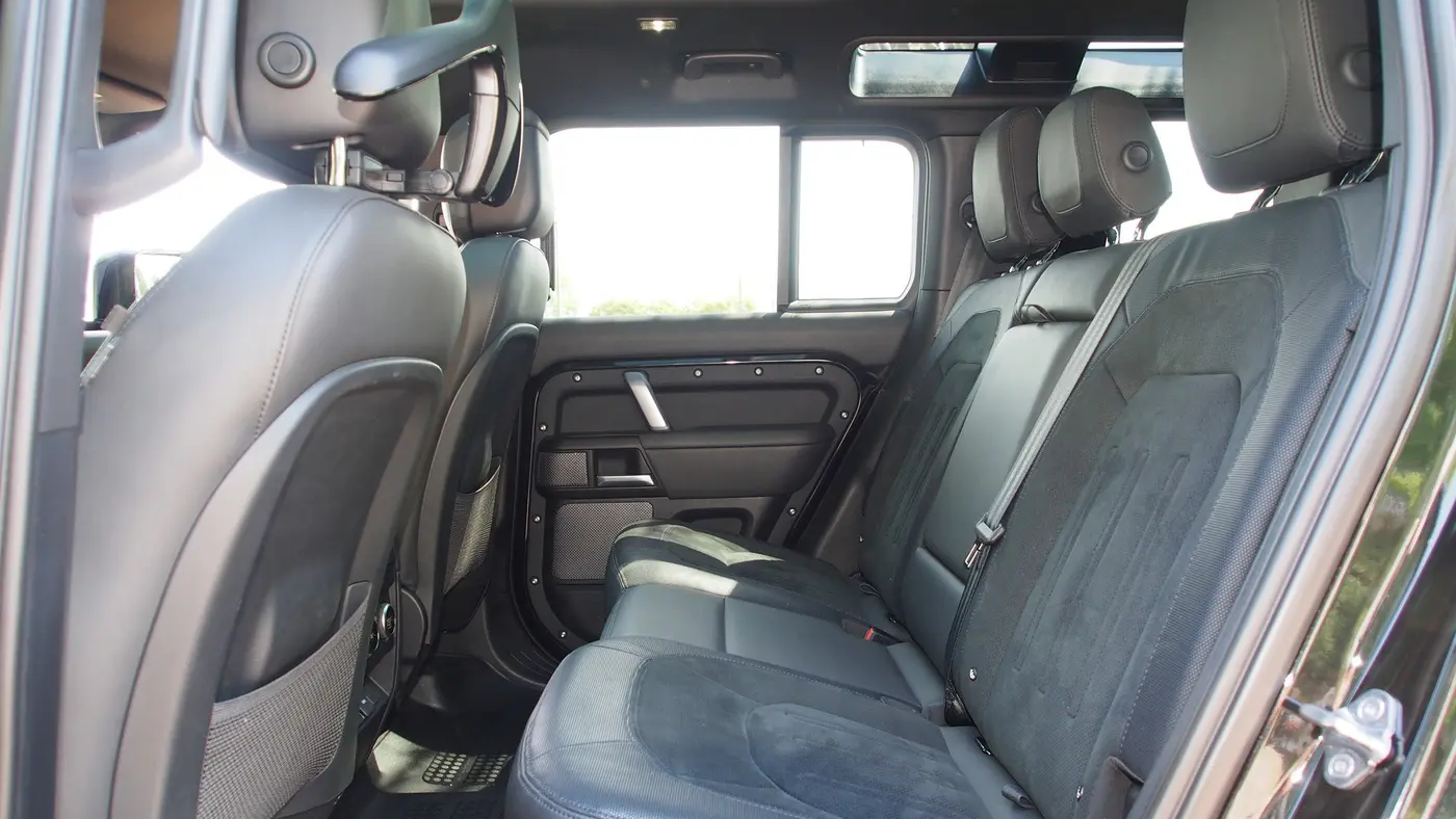 2024 Land Rover Defender 110 V8 P525