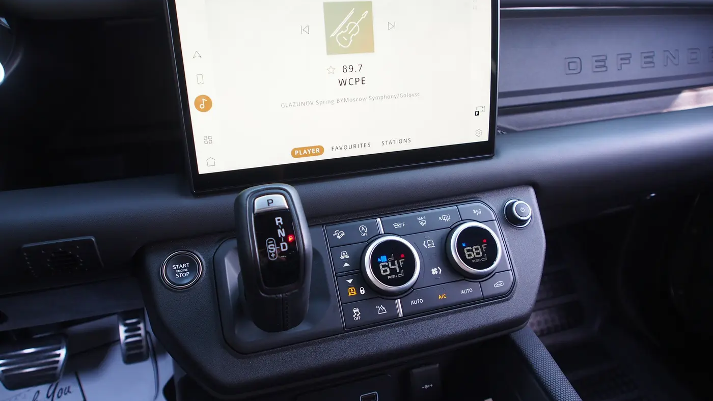 2024 Land Rover Defender 110 V8 P525