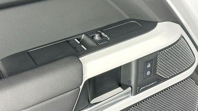 2024 Land Rover Defender 90 P300 S