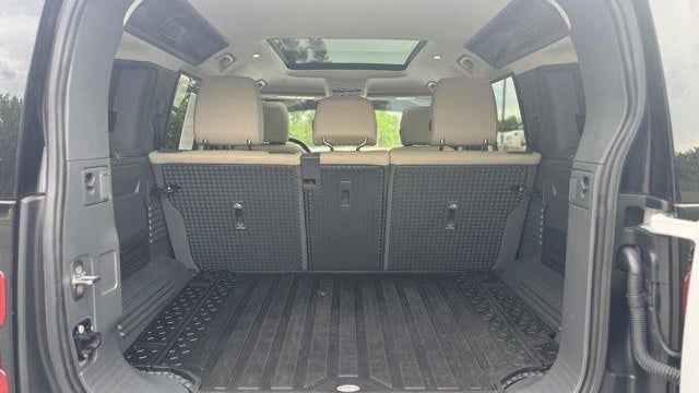 2024 Land Rover Defender 110 P400 S