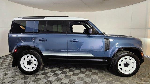 2025 Land Rover Defender 110 P400 S