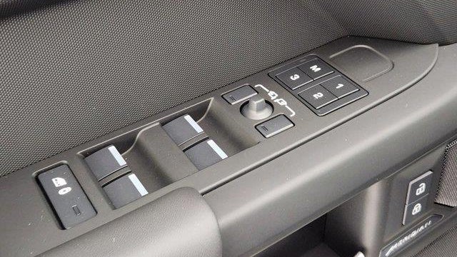 2025 Land Rover Defender 110 P400 S