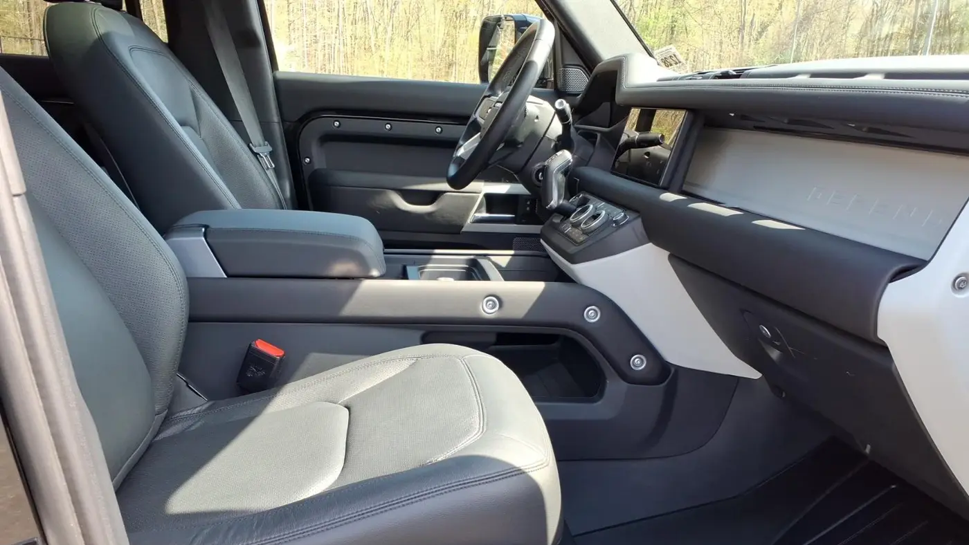 2024 Land Rover Defender 110 P300 S